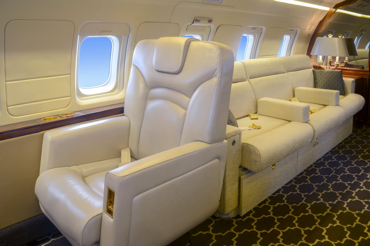 Challenger 300 Interior 003